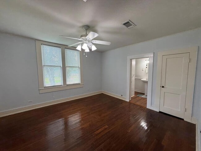 Building Photo - 509 N Peachtree St