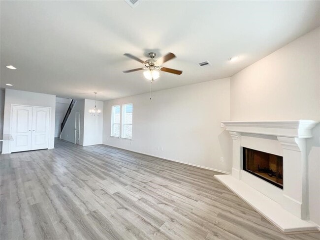 Building Photo - 15502 Islandview Ln