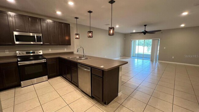 Building Photo - 4805 Coral Castle Dr.