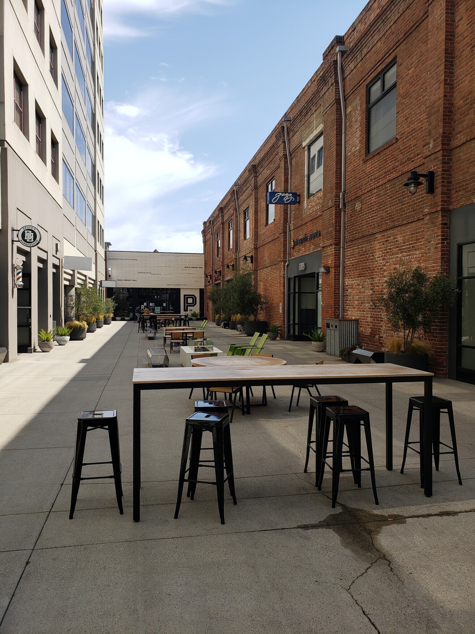 Building Photo - 6400 Christie Ave