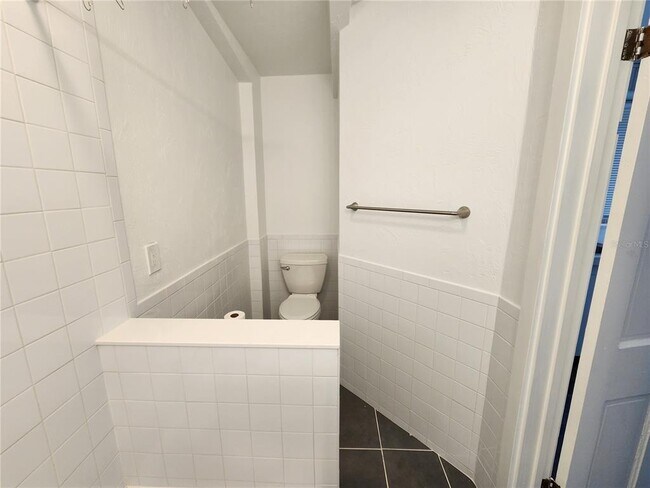 Building Photo - 120 SE 7th St