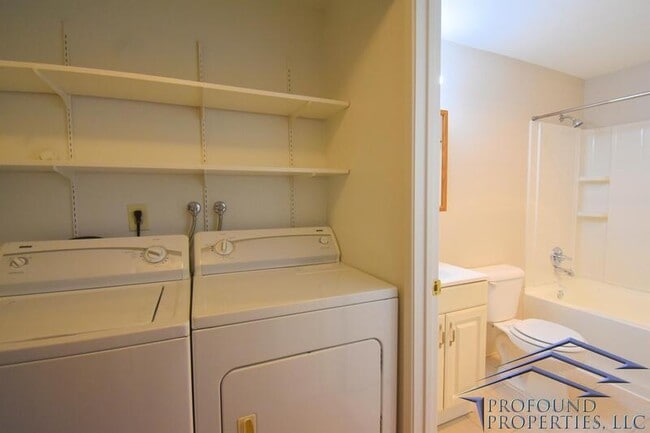 Building Photo - 12225 SW Gingham Ln