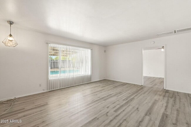 Building Photo - 6839 E Montecito Ave