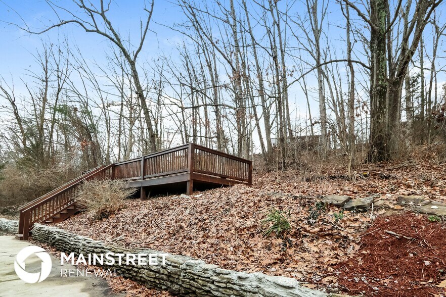 Building Photo - 9104 Royal Oak Dr