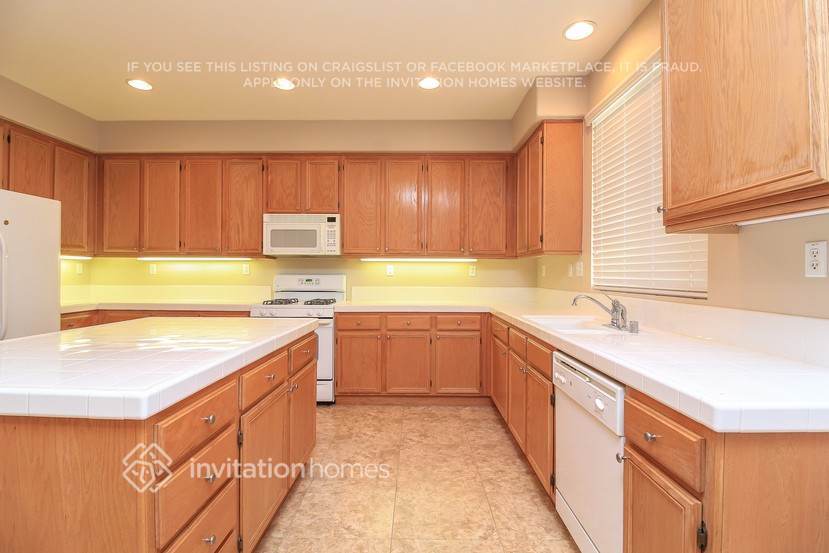 Building Photo - 25820 Boulder Rock Pl