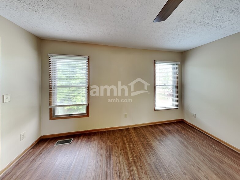 Building Photo - 5016 Scalton Pl