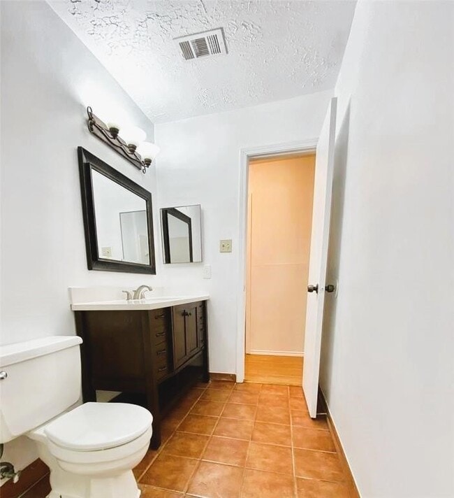 Building Photo - 3315 Honey Creek Dr
