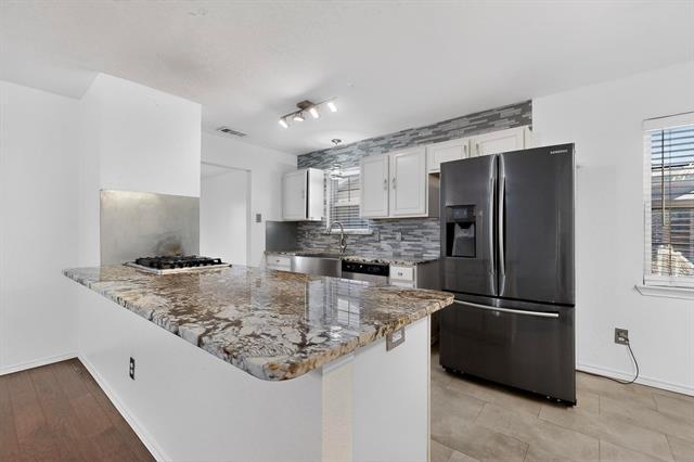 Building Photo - 3401 Hillsdale Ln