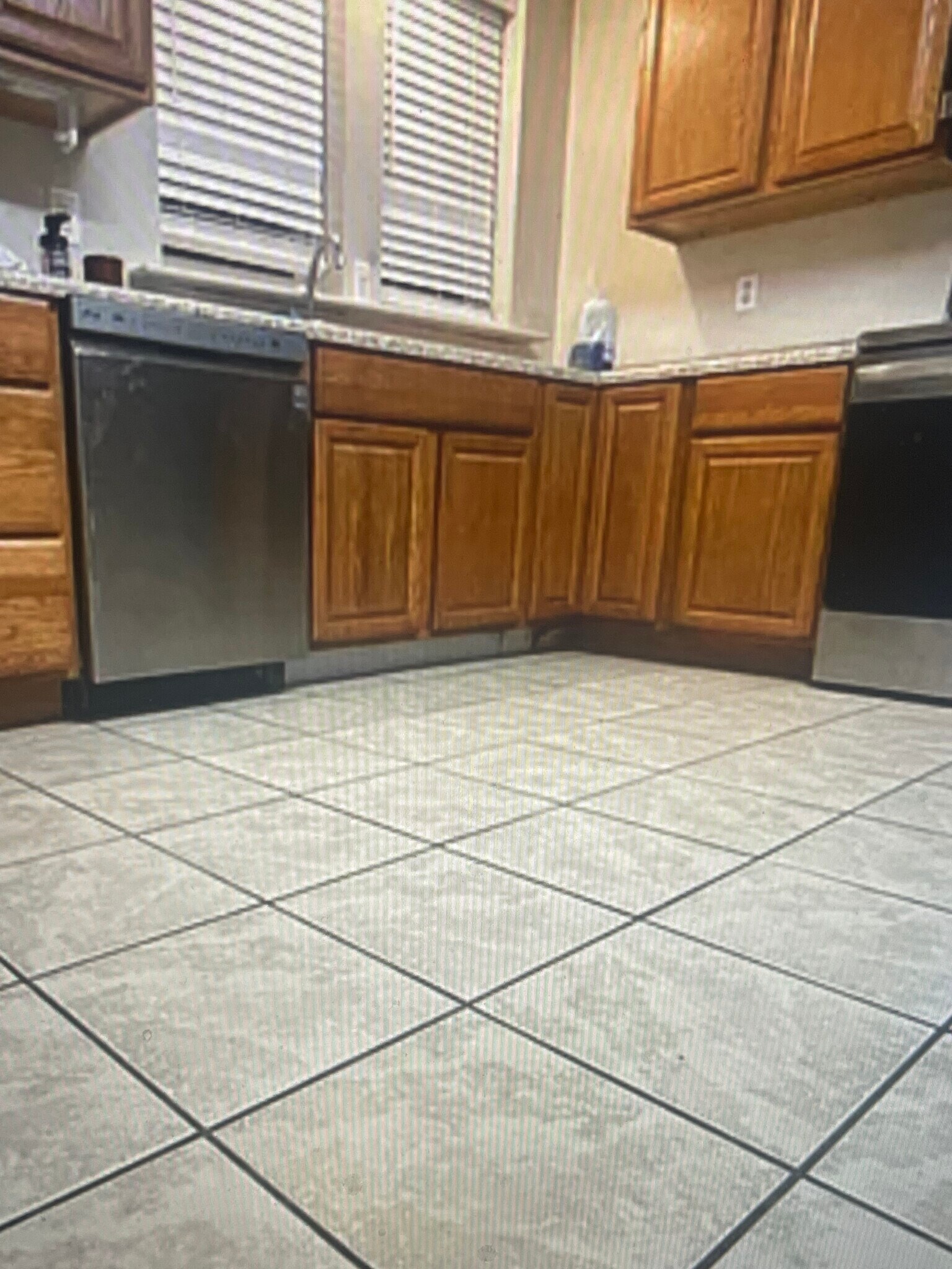 Building Photo - 1573 Mary St