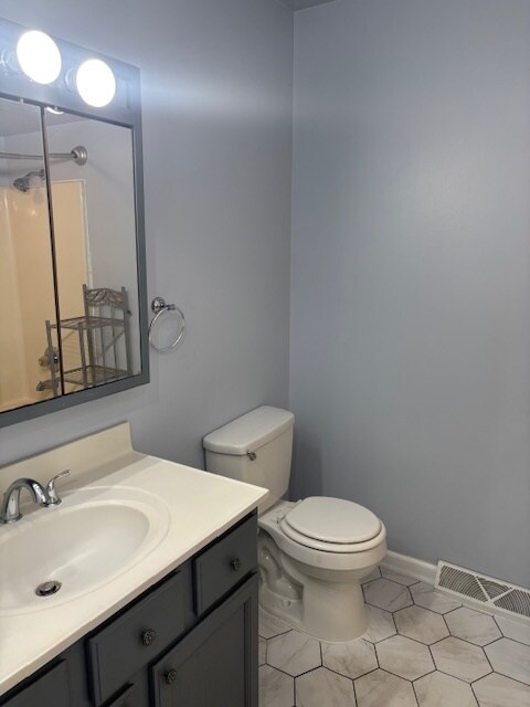 Building Photo - 5750 Blossom Ave