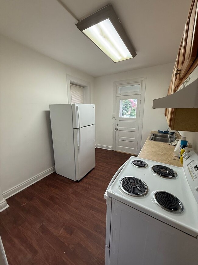 Building Photo - Duplex located on Belview Ave.