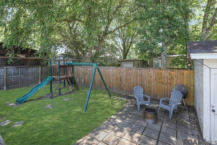 Building Photo - 1408 Stephens Ave