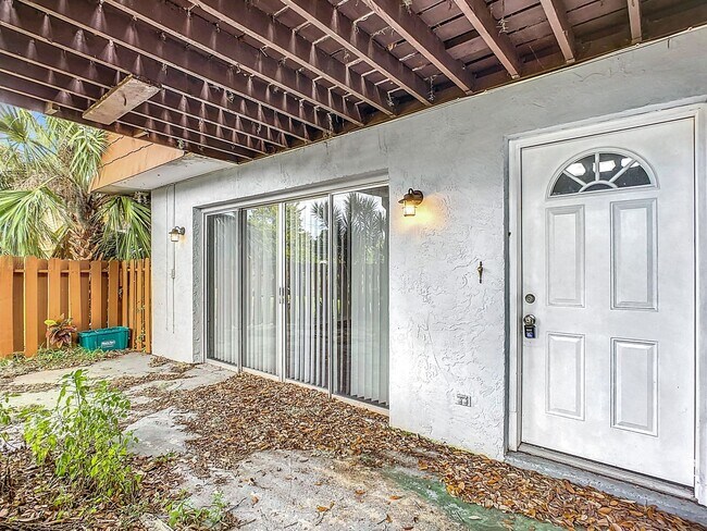 Building Photo - Coastal Charm Meets Modern Living: Your Dream Townhome in Port Orange Awaits!