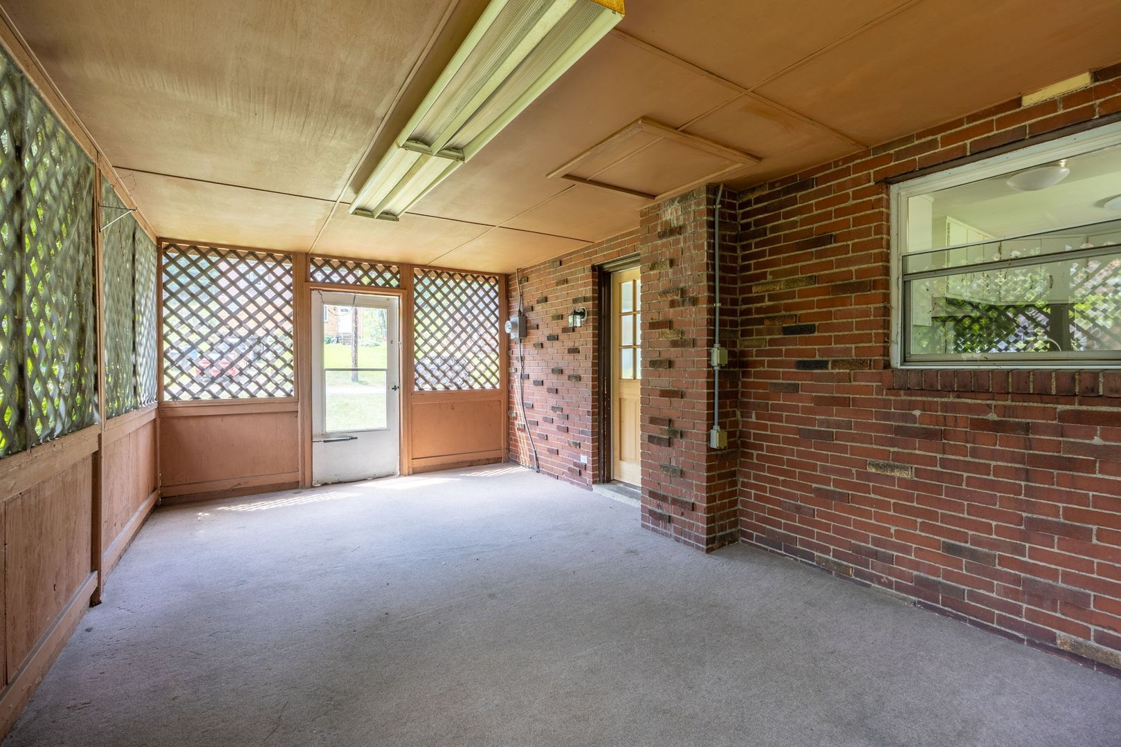 Building Photo - 9717 Glendale Rd