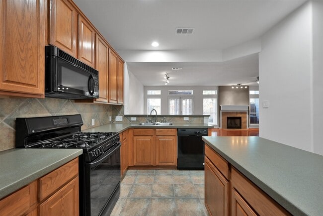 Building Photo - 115 E Greenhill Terrace Pl