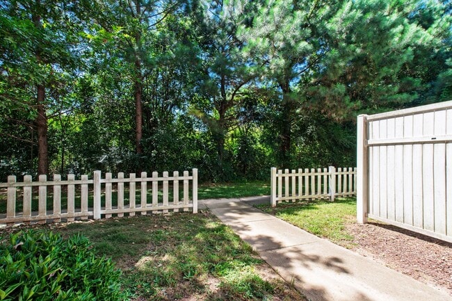 Building Photo - Raleigh Retreat: Modern 3BR Townhome with ...