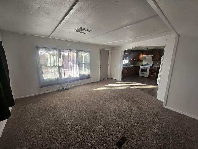 Building Photo - 2 Bedroom Single Wide Mobile Located in Bullhead City