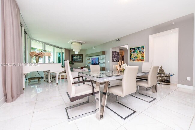 Building Photo - 16051 Collins Ave
