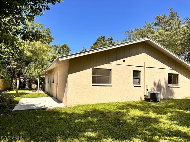 Building Photo - 16363 Teresa Ln