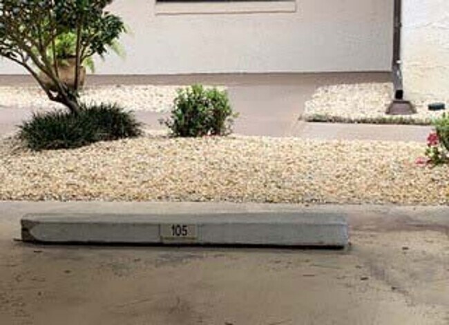 Building Photo - Spacious 2Bed/ 2Bath Condo In Indigo Point - Daytona  *Large Screened In Patio * Water Included *...