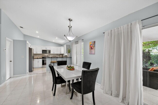 Building Photo - 1080 Salmon Isle