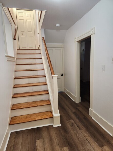 Building Photo - 125 Peyton St