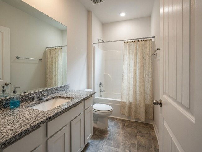 Building Photo - 156 Olivia Cir