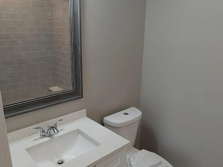 Building Photo - 4211 N Harding Ave