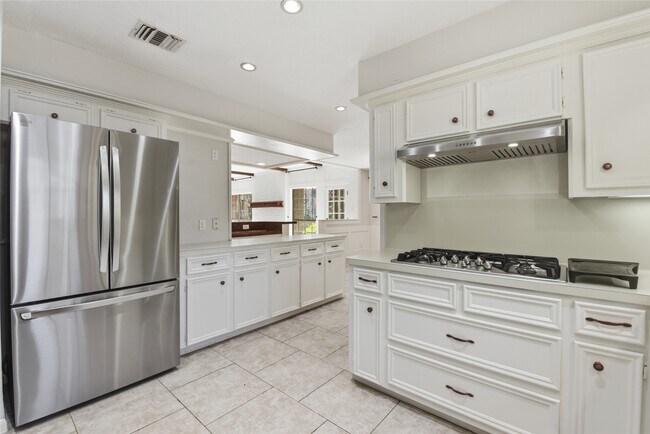 Building Photo - 3718 Wildwood Ridge Dr