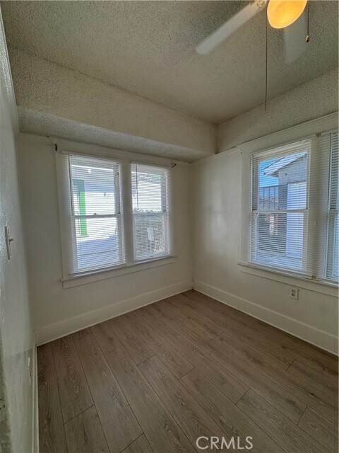 Building Photo - 1538 W 51st Pl