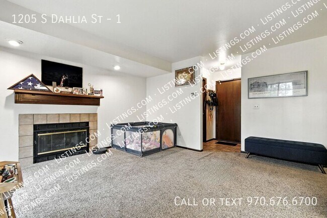 Building Photo - 1205 S Dahlia St