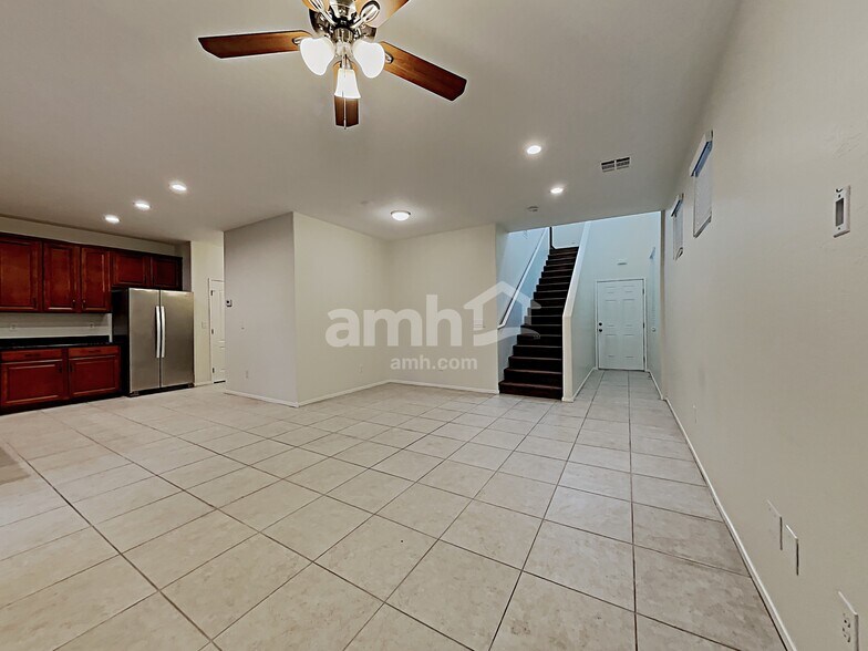 Building Photo - 7700 Flowering Quince Dr