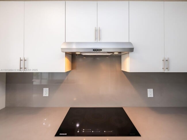 Building Photo - 20729 NE 32nd Ave