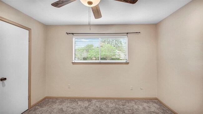 Building Photo - 10919 Paulwood Dr