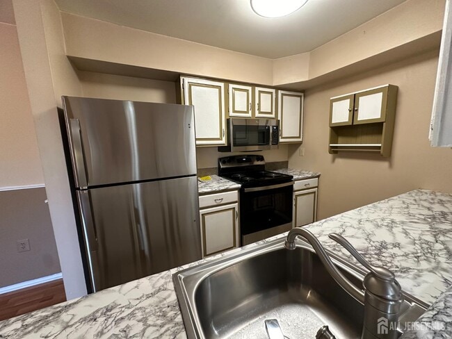 Building Photo - 1006 Aspen Dr