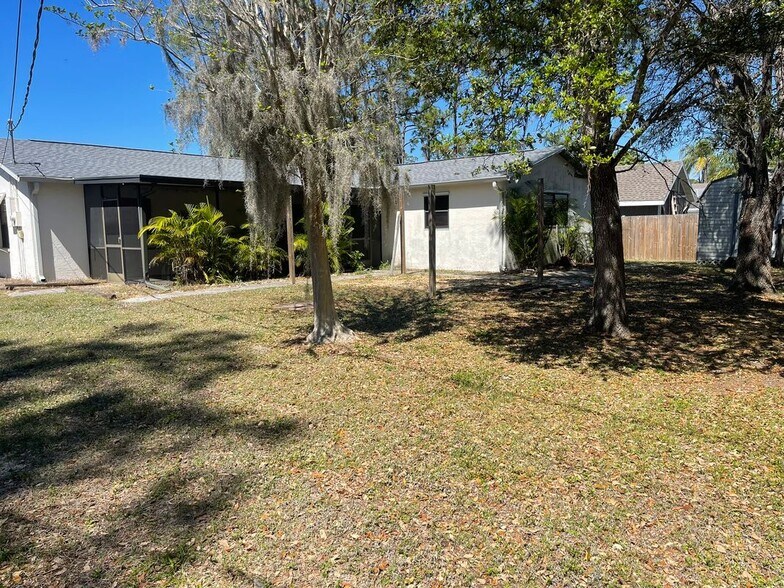 Building Photo - 276 Vilna St