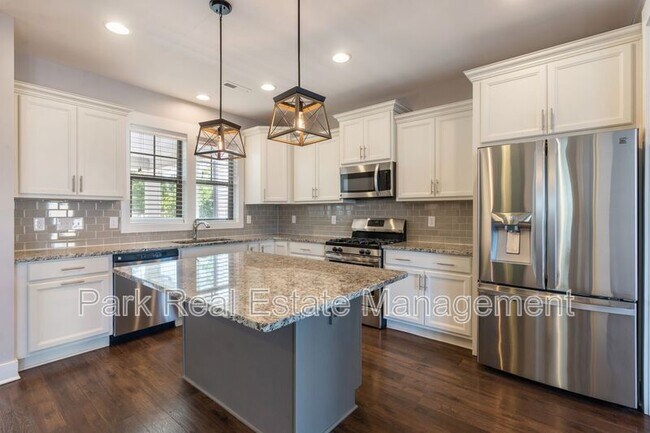 Building Photo - 23 Quarter Gate Trce