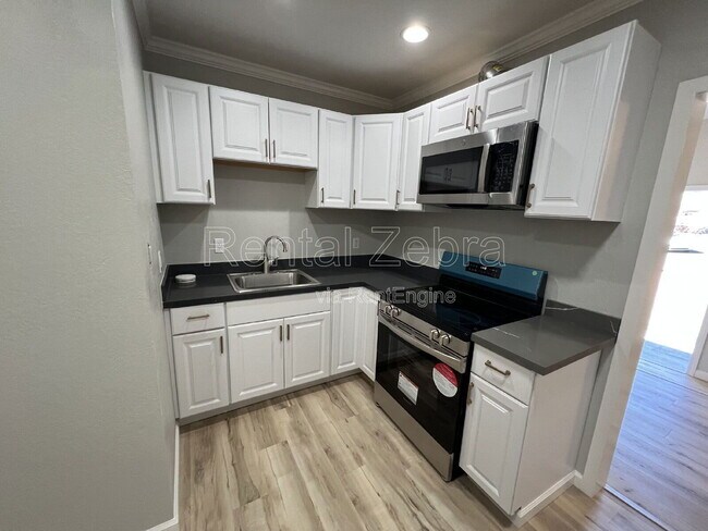 Building Photo - 343 Arlen Dr