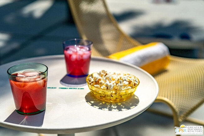 Building Photo - 400 E Glen Cir S