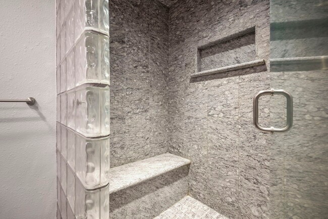 Building Photo - 1020 Walsen Rd