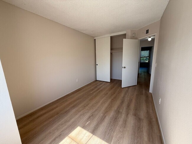 Building Photo - Wonderful 4 Bedroom 2-story Townhome in "F...