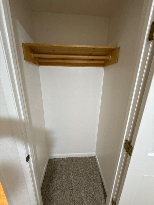 Building Photo - 1135 SE Salem Ave