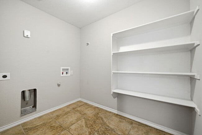 Building Photo - Easy Living with Wood Floors & Fireplace – Royse City, TX