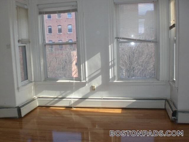 Building Photo - 35 Brookline St