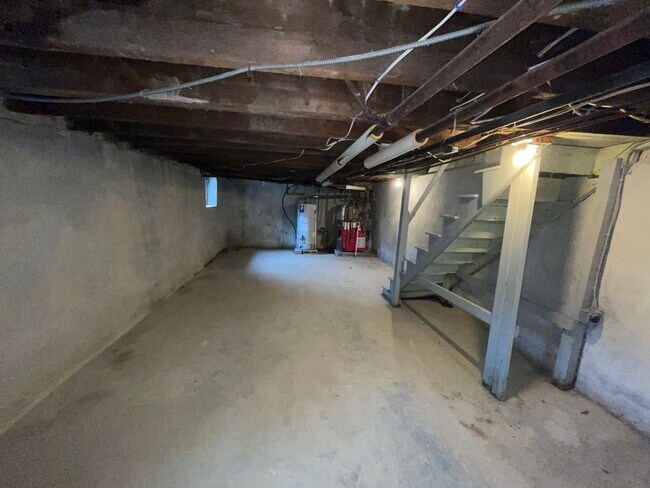 Building Photo - 143 N Highland Ave
