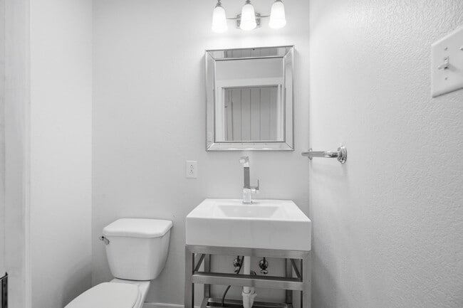 Building Photo - 3302 28th St