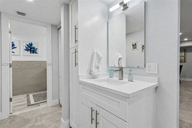 Building Photo - 1201 S Ocean Dr