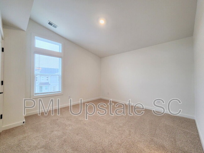 Building Photo - 1283 Westgate Vlg Dr
