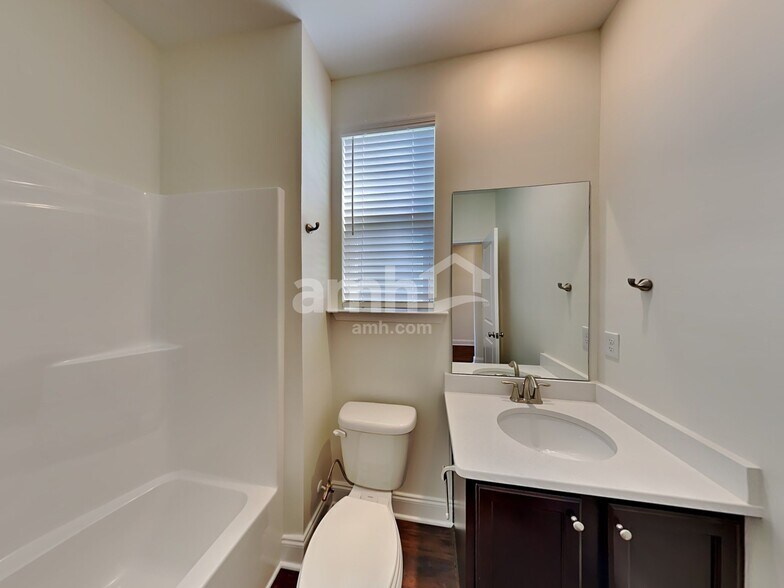 Building Photo - 5222 Virtue Ave