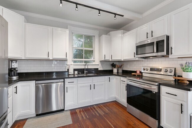 Building Photo - 2520 Avenue P 1/2